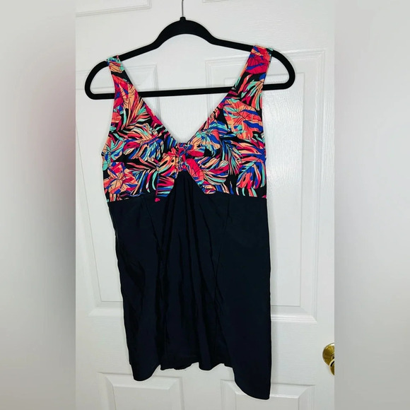 EUC Swimsuits for All Tie Front V-Neck Swim Dress, Size 18, Sparkler Leaf Print - Picture 2 of 5